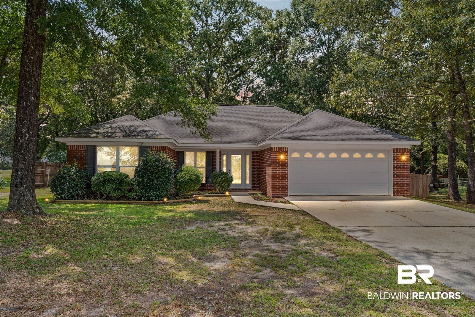 Property Photo: 5175 E Taylor Woods Loop AL 36587