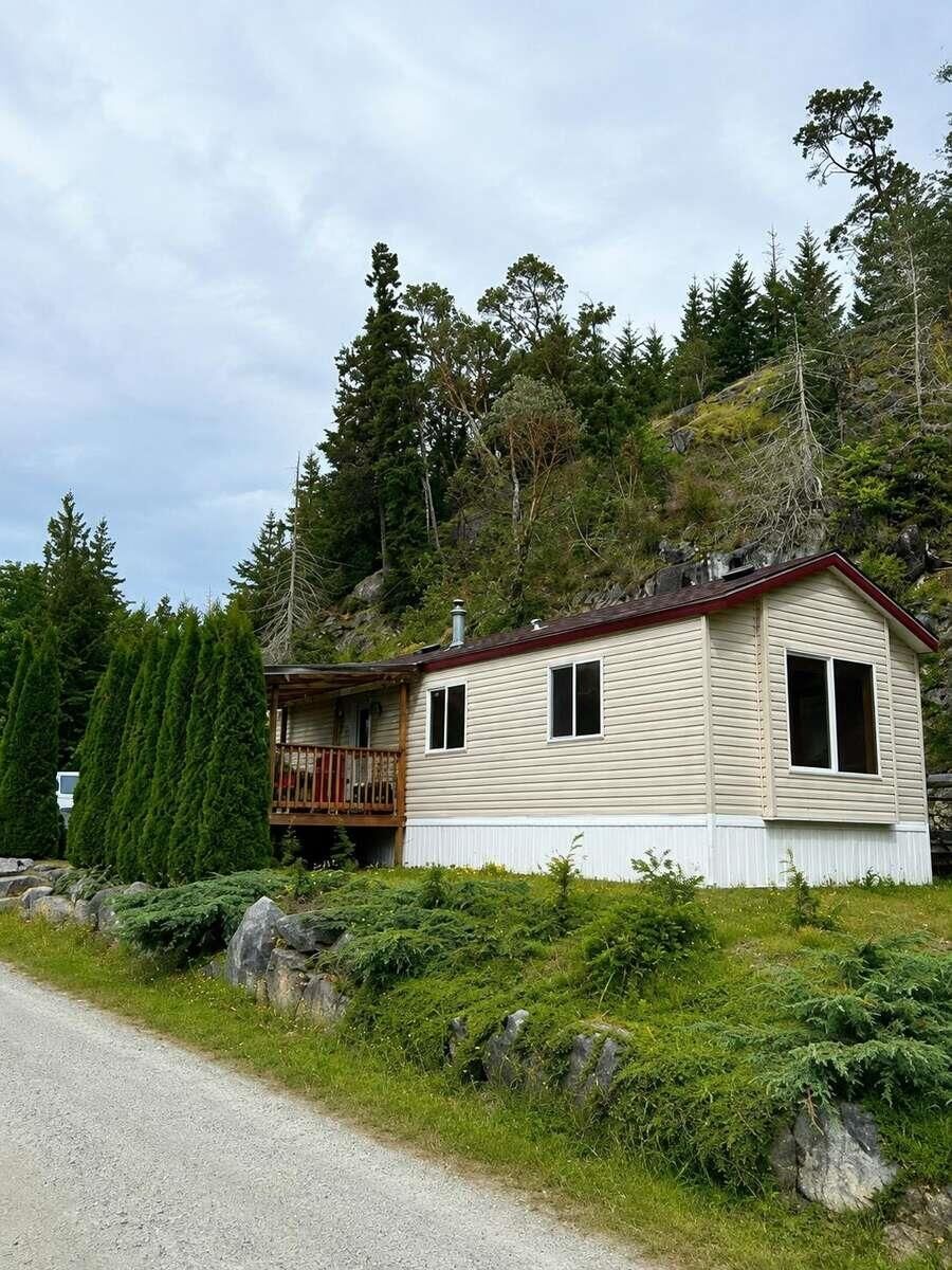 Photo de la propriété: 7668 Sunshine Coast Highway 15 BC V7Z 1H3