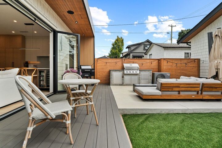 Property Photo: 312 E 37th Avenue 2 BC V5W 1E7