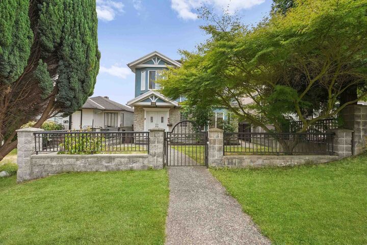 Property Photo: 3054 E 5th Avenue BC V5M 1N8
