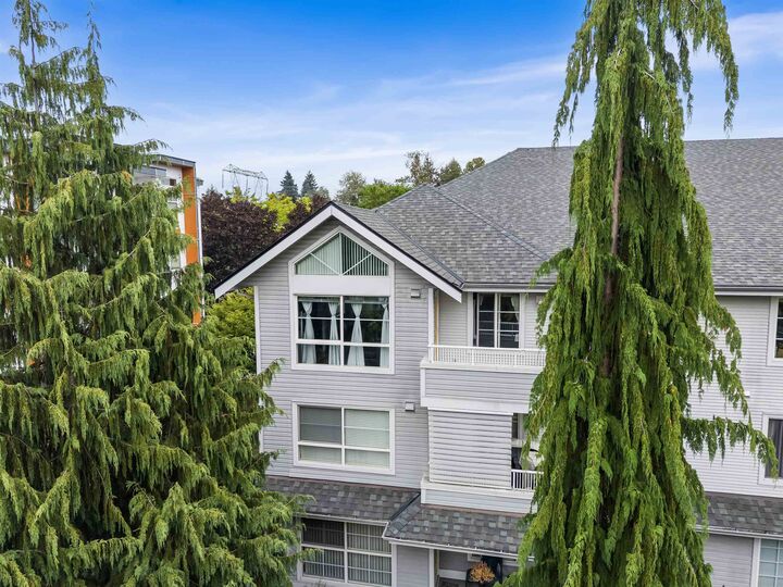 Property Photo: 10130 139 Street 303 BC V3T 4L4