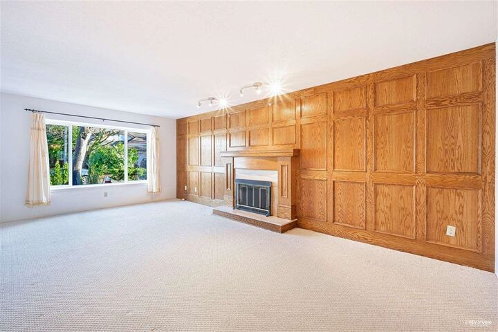 9400 McBurney Drive — photo 1
