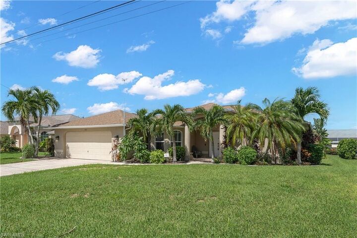 Property Photo:  2602 SE 21st Ave  FL 33904 