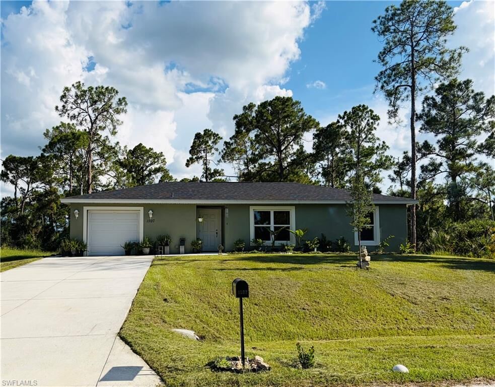 Property Photo:  1597 Rugby Ln  FL 33935 