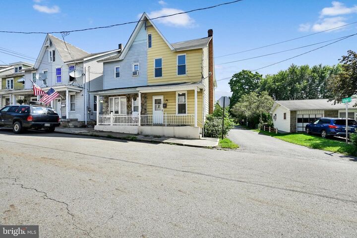 Property Photo:  236 N Pine Street  PA 17981 