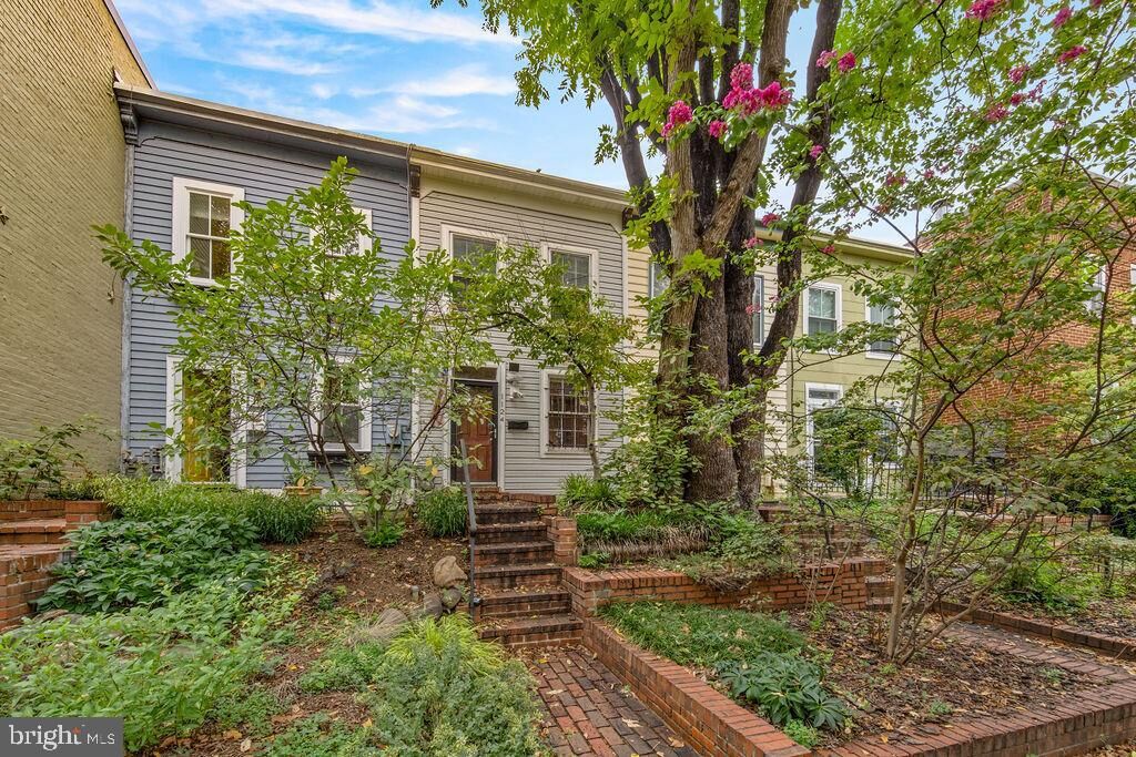 Property Photo:  1124 C Street NE  DC 20002 