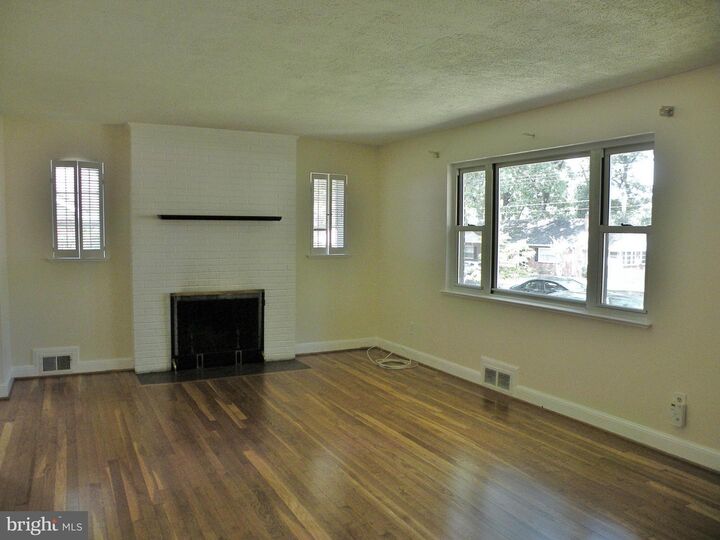Property Photo:  6816 29th Street N  VA 22213 