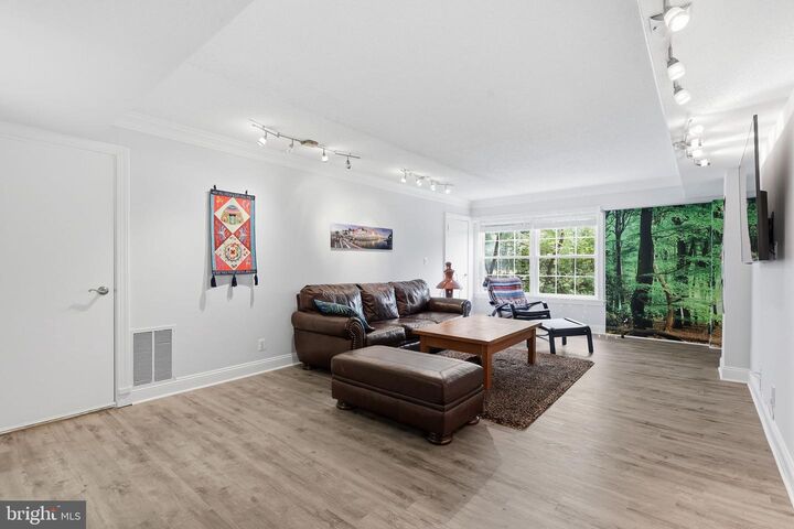 Property Photo:  7600 Tremayne Place 110  VA 22102 