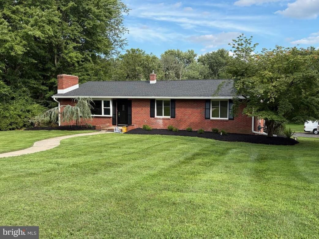 Property Photo:  7 Malaga Drive  NJ 08628 