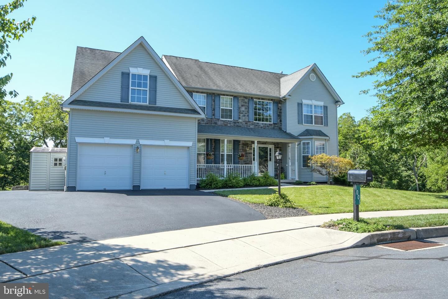 Property Photo: 1001 Creekview Drive PA 18073