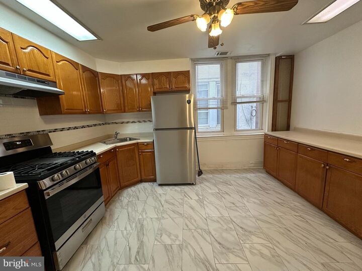 Property Photo: 705 S 6th Street PA 19147