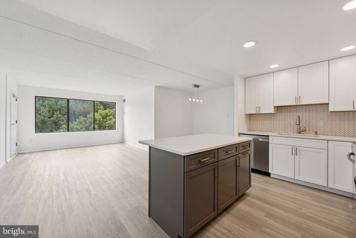 Property Photo:  6300 Stevenson Avenue 503  VA 22304 