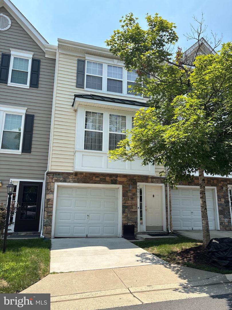 Property Photo:  46017 Caraway Terrace  VA 20166 