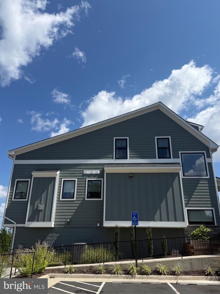 Property Photo: 111 Courthouse Road SW 6 VA 22180