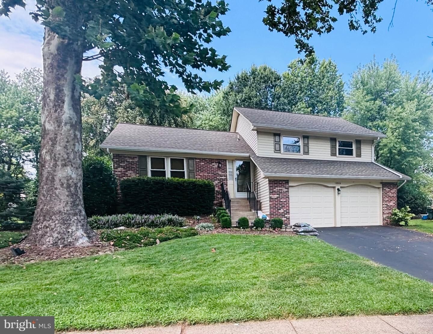 Property Photo:  13506 Glendundee Drive  VA 20171 