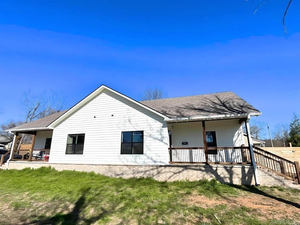 Property Photo:  711A Ninth Street  AR 71953 