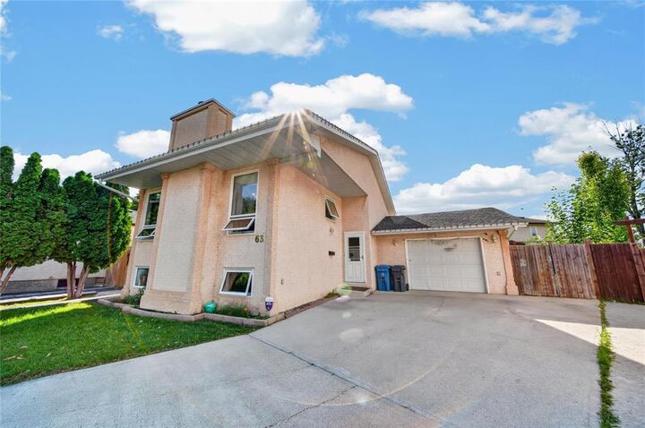 Property Photo: 63 Jonathan Crescent MB R2R 1Z3