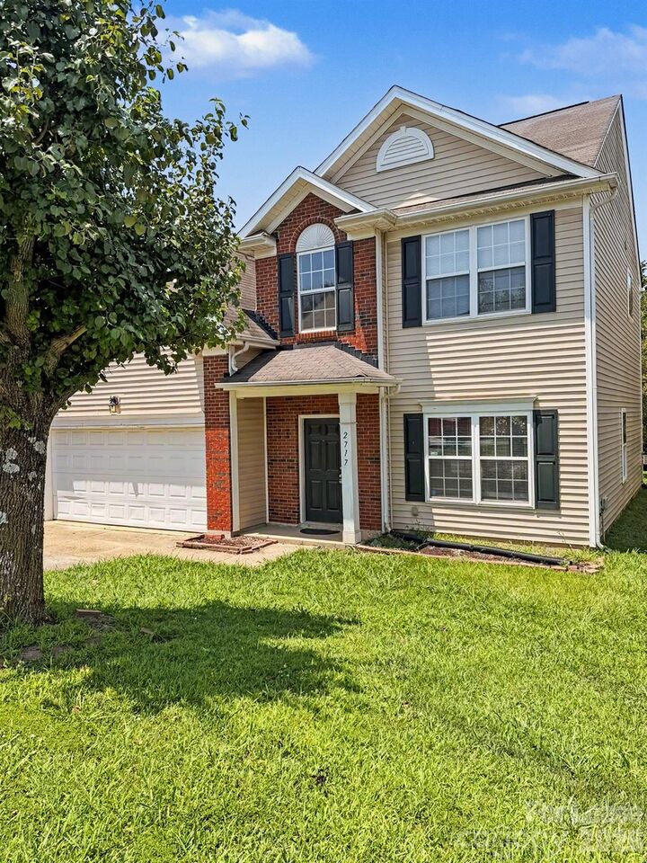 Property Photo:  2717 Forest Grove Court  NC 28269 