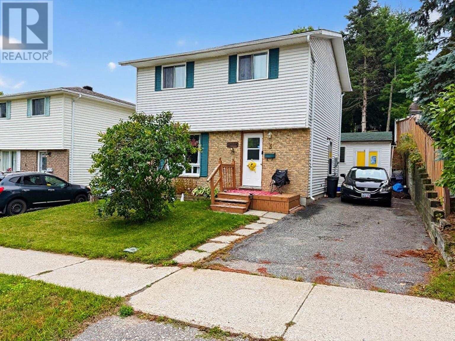 Property Photo:  3 Stewart Cres  ON P5A 3C3 