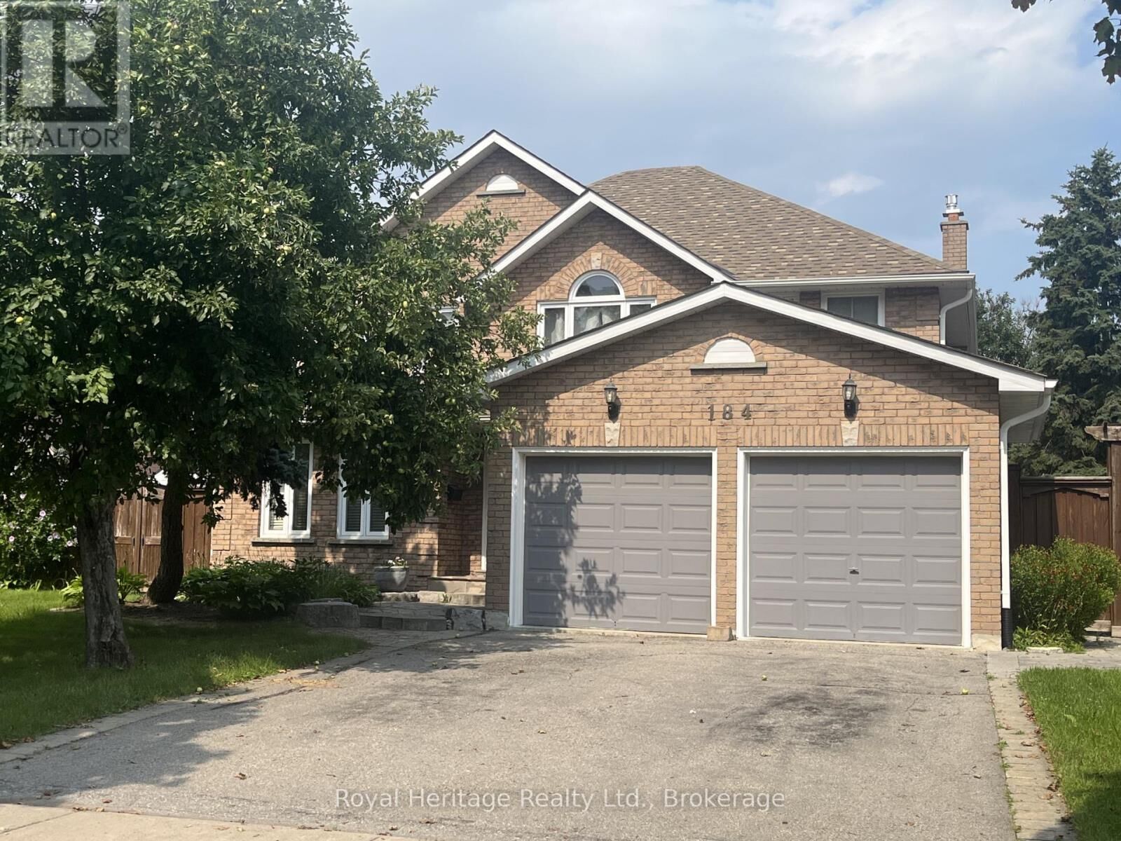 Property Photo: 184 Lake Drive Way West ON L1S 4Y2