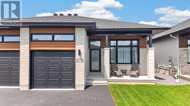 Property Photo:  816 Namur Street  ON K0A 1W0 