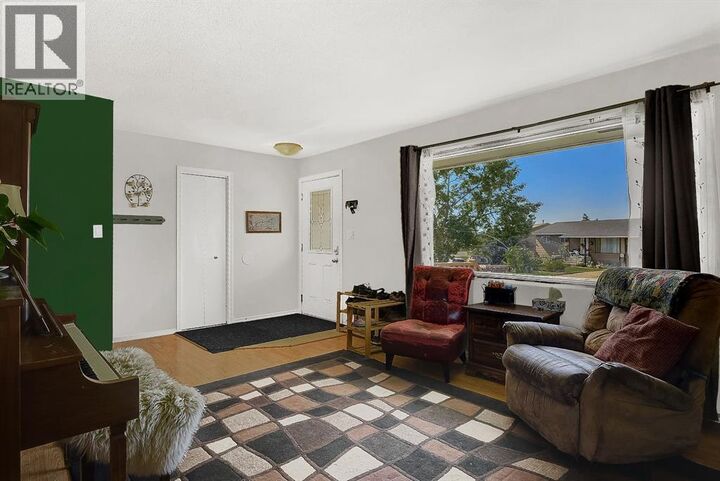 Property Photo: 10431 92A Street AB T8V 3V6