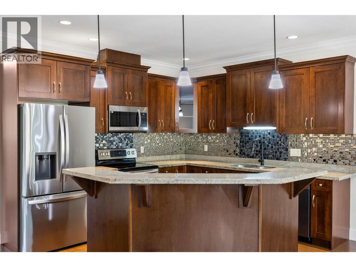 Property Photo: 2046 Robson Place 5 BC V2E 0A5
