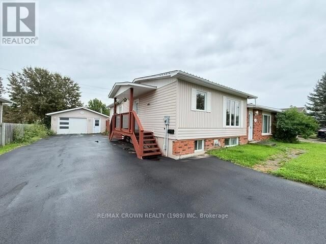 Property Photo: 16 Mateev Avenue ON P5N 3E5