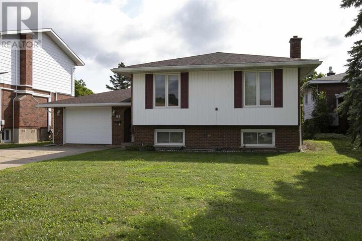 Property Photo:  52 Danby Rd  ON P6B 5X6 