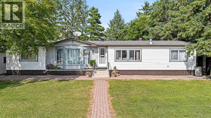 Property Photo:  5024 49 Avenue  AB T0B 2P0 