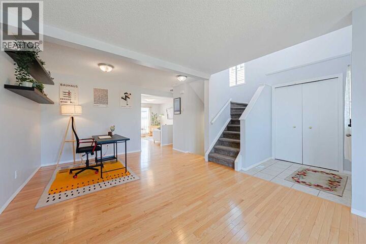 Property Photo:  212 Hidden Hills Road Northwest  AB T3A 5Y1 