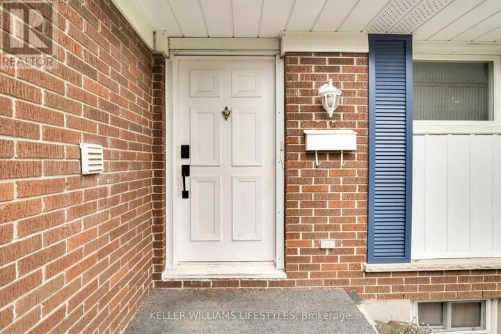 Property Photo:  43 Finsbury Crescent  ON N6G 2B3 