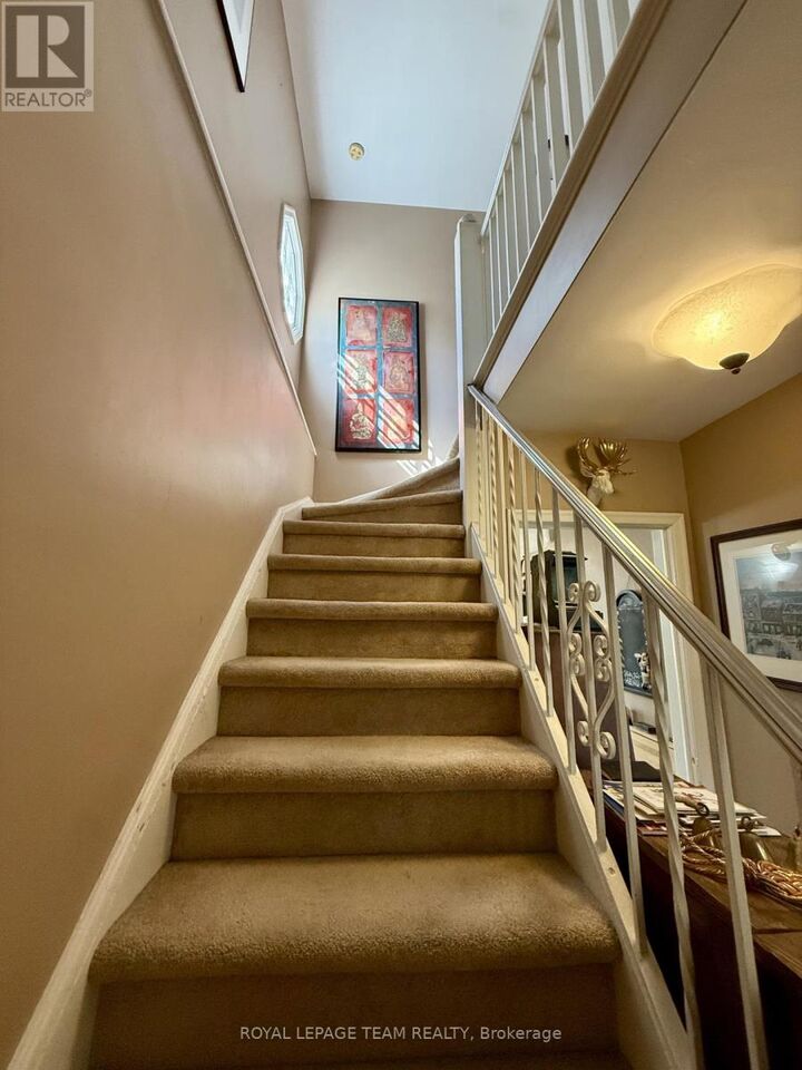 Property Photo:  881 Smyth Road  ON K1G 1P4 