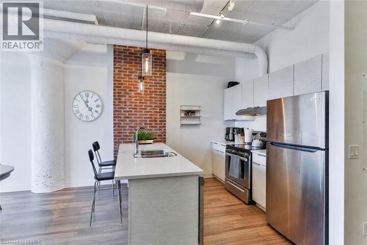 120 Huron Street 211 — photo 1