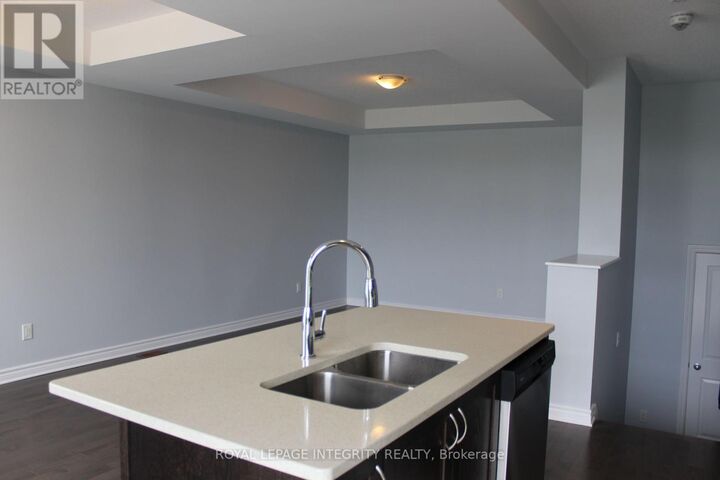 Property Photo: 228 Halyard Way ON K2S 1B9