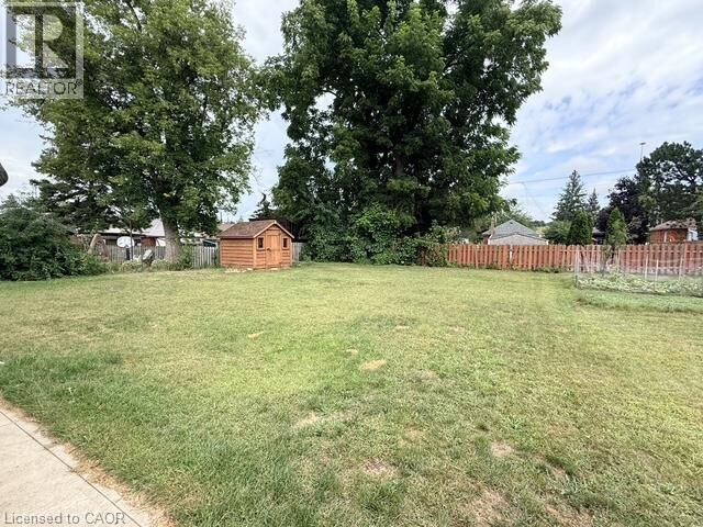 Property Photo: 236 Bruce Street Upper ON N3S 4Z9
