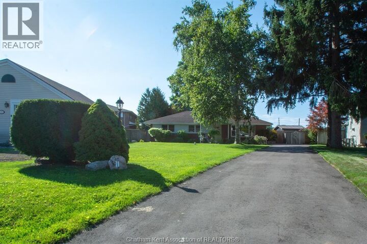 Property Photo:  11 Oriole Parkway  ON N7M 5J5 