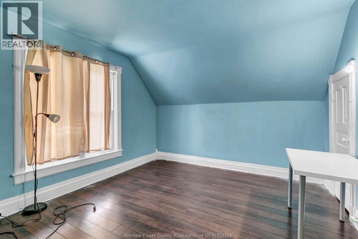 Property Photo:  547 Oak  ON N9A 5E7 