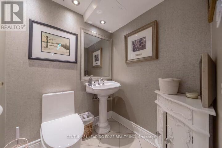 Property Photo: 380 King Street 1805 ON N6B 3L6