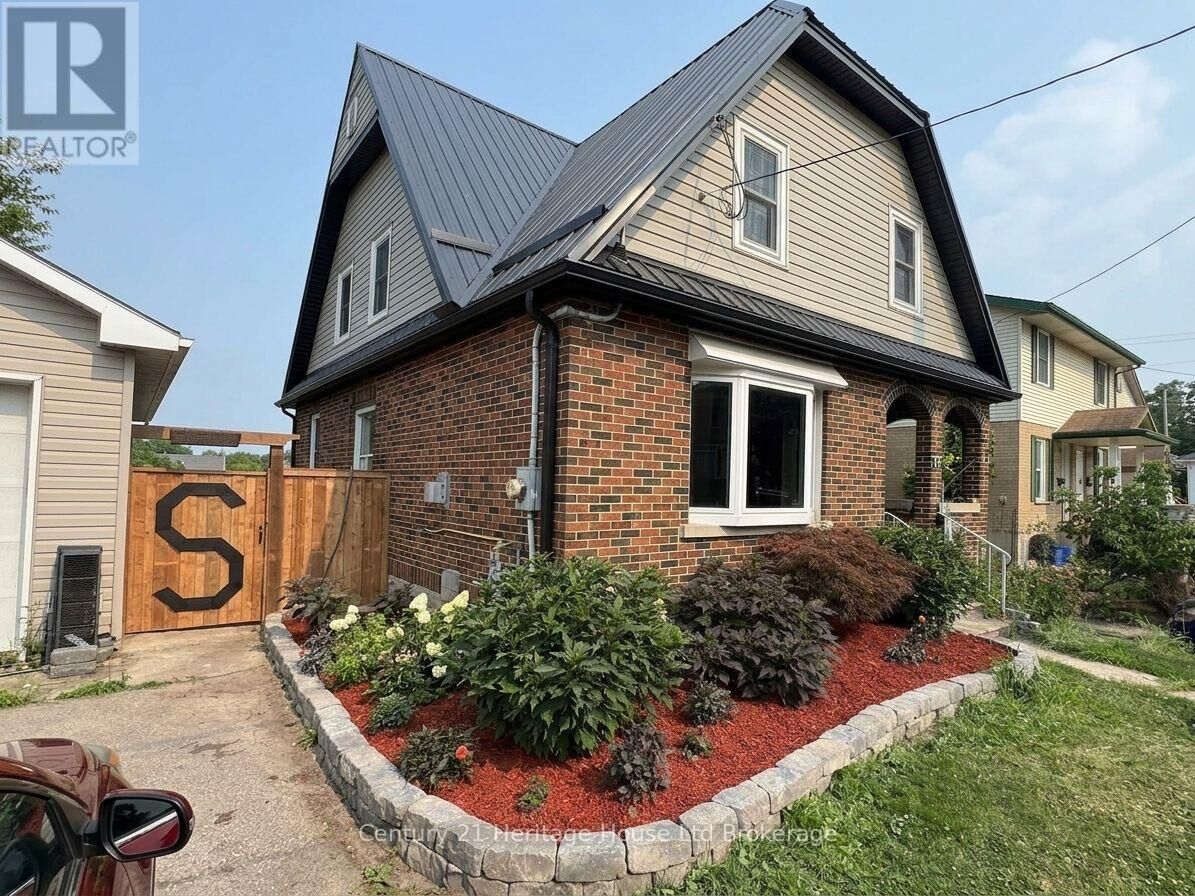 Property Photo: 87 Bay Street ON N4S 3K7