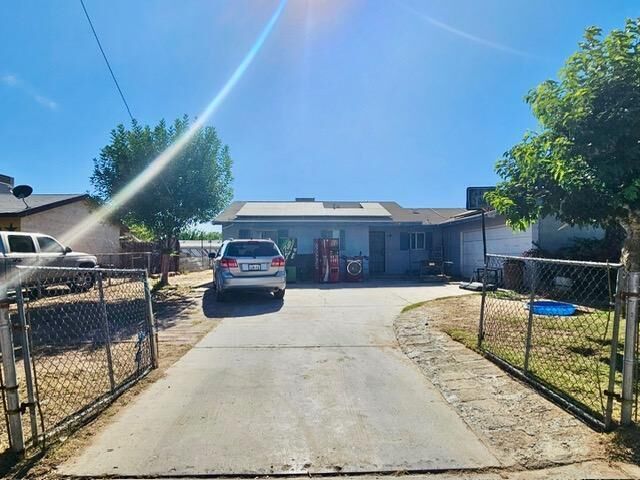 Property Photo: 401 N Carlton Avenue CA 92225