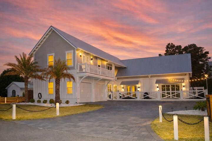 Property Photo:  54 Vicki Street  FL 32459 