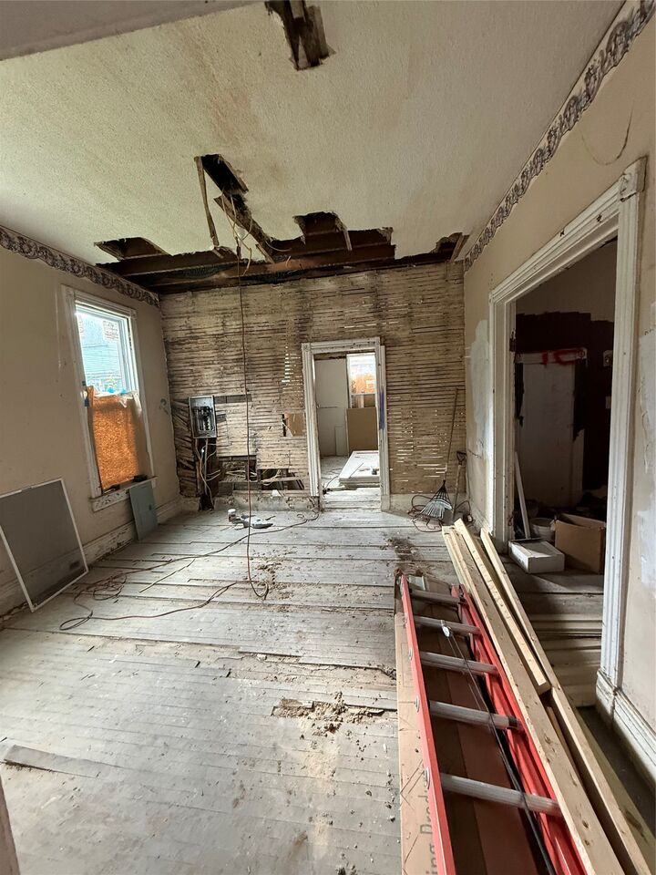 Property Photo: 457 E 9th Street PA 16503