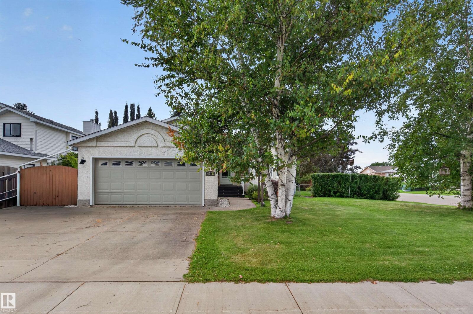 Property Photo:  4211 47 Avenue  AB T4X 1H1 