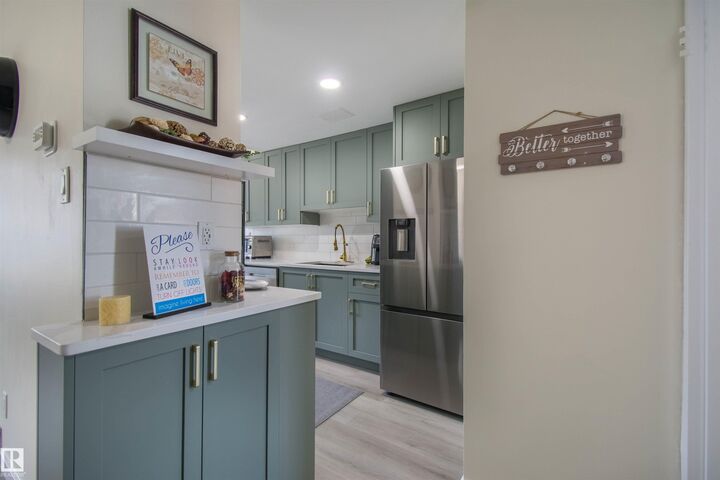 71 Amberly Court NW — photo 1