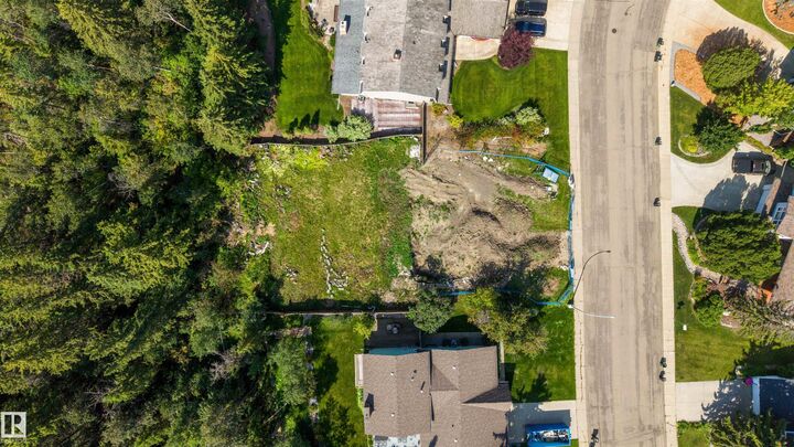 Property Photo:  36 Marlboro Road NW  AB T6J 2C6 