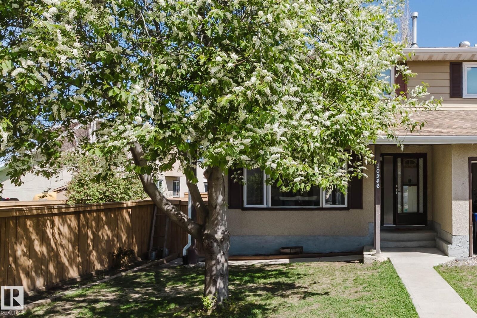 Property Photo:  10946 Beaumaris Road NW  AB T5X 1Z6 