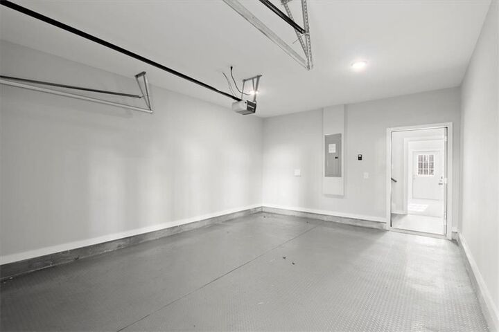 Property Photo:  2017 Ocean Drive  GA 30318 