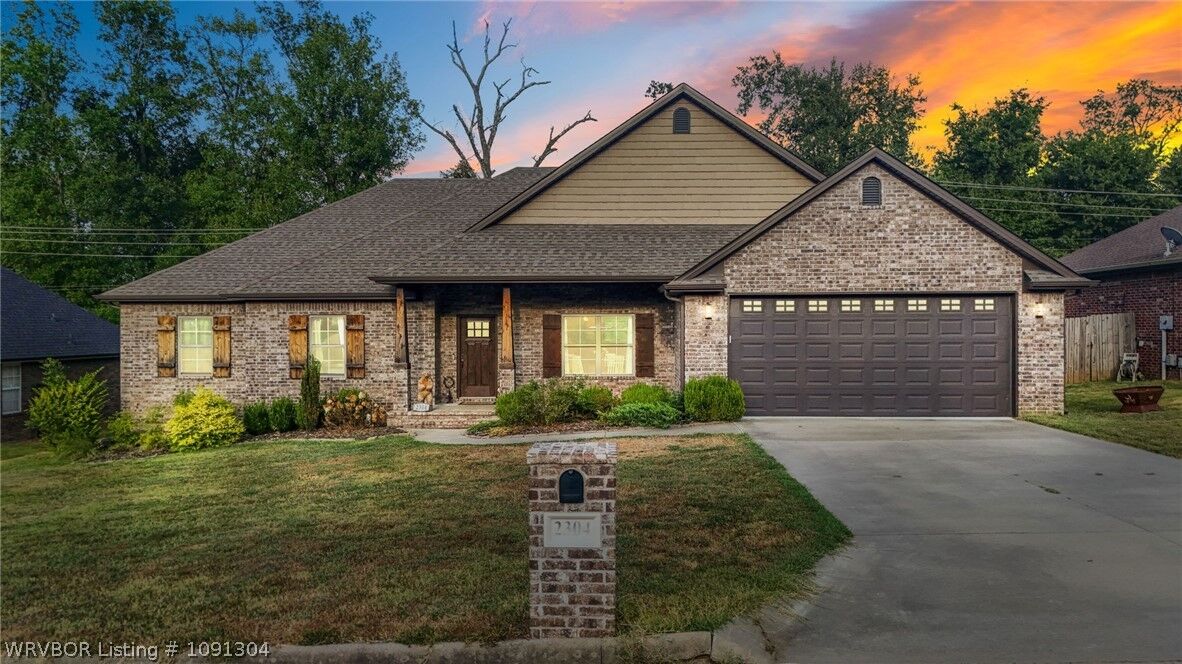 Property Photo: 2304 Vail Drive AR 72956