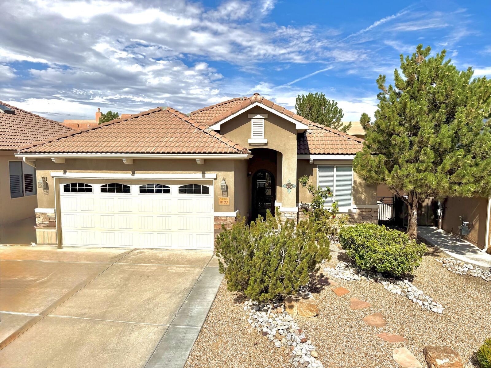 Property Photo: 1007 Desert Willow Court NM 87004